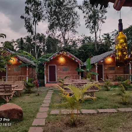 Hotel Island Vibes Hampi Exterior foto